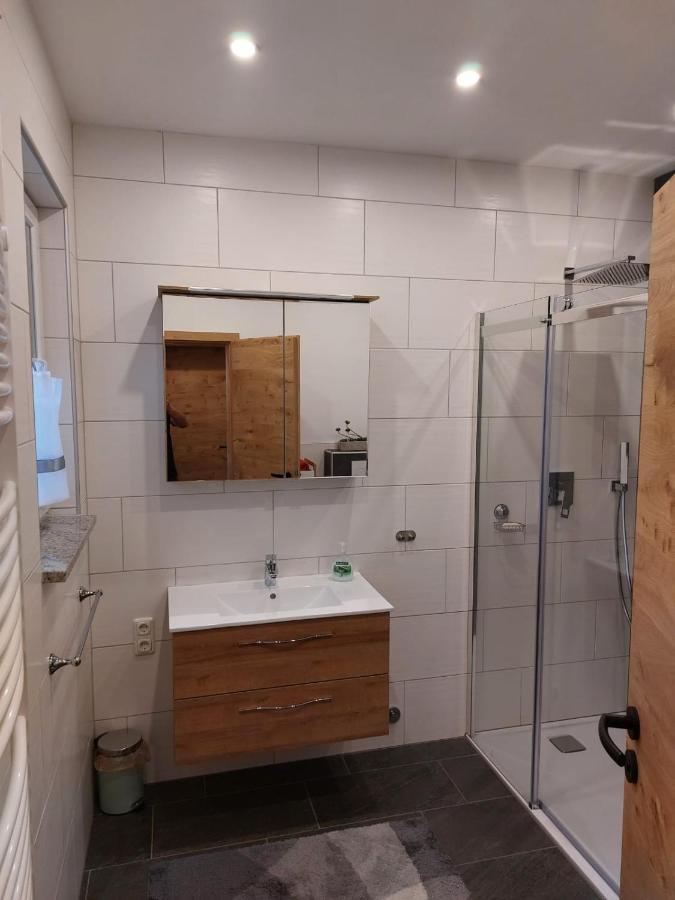 80m² *